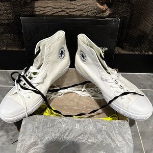 High top Chuck Taylor II White size 12M/14W